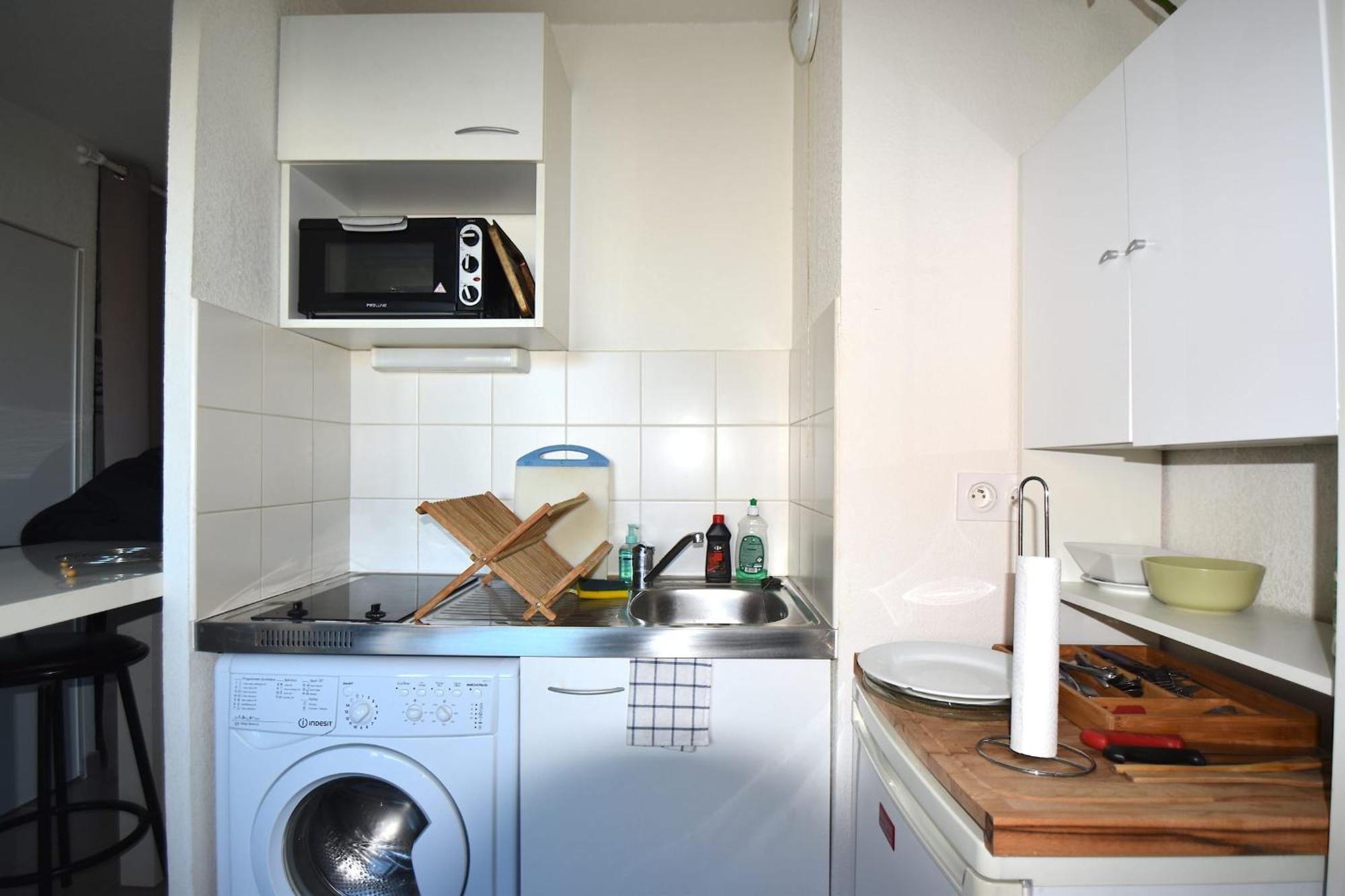 Studio Gare St Roch 1Er Etage - Air Rental Montpellier Bagian luar foto