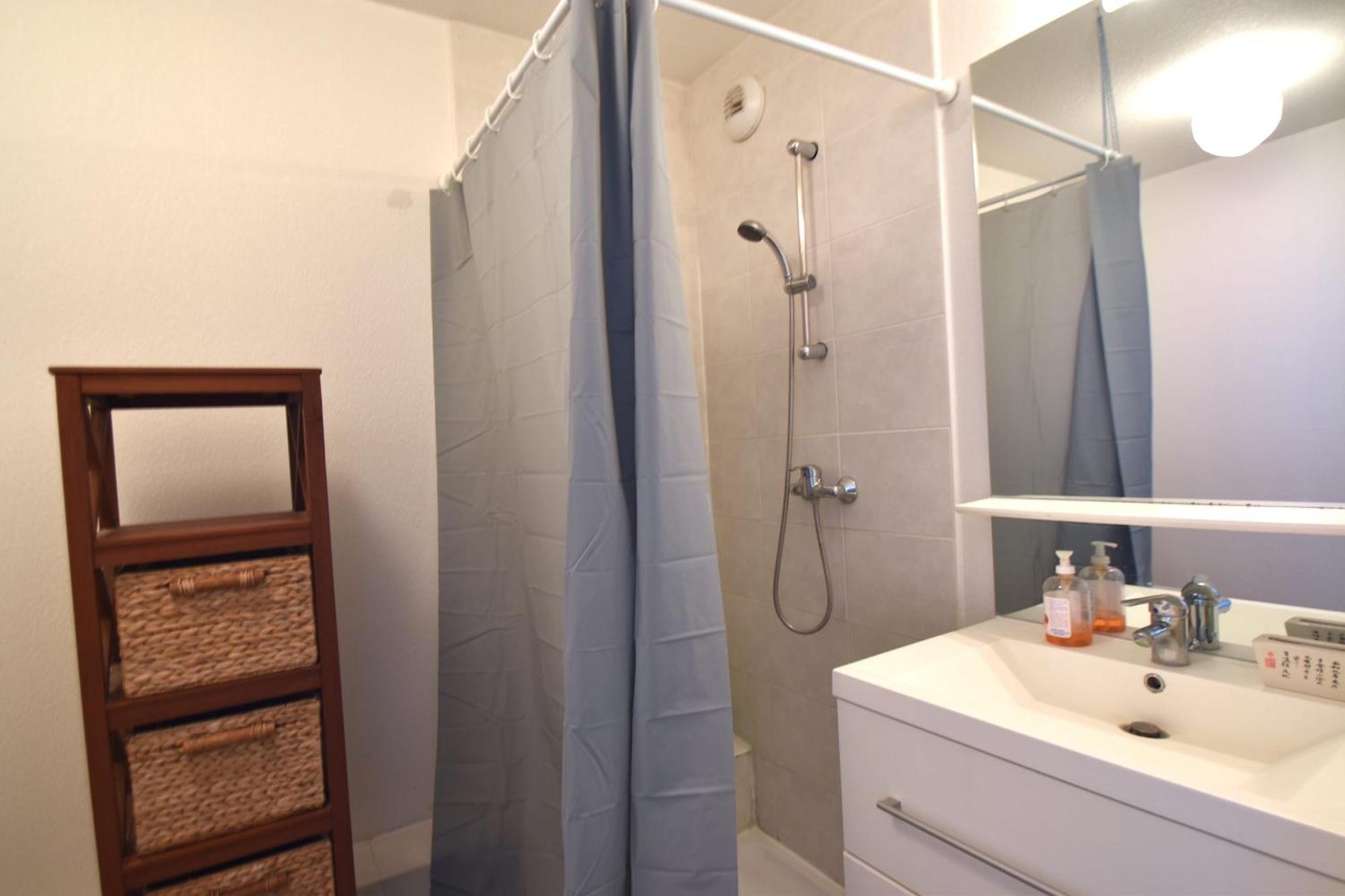 Studio Gare St Roch 1Er Etage - Air Rental Montpellier Bagian luar foto
